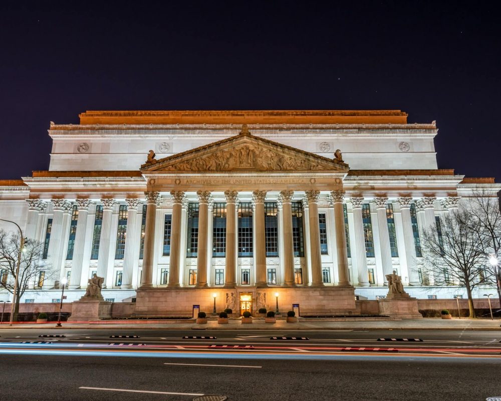 archives-of-the-united-states-of-america-at-night-washington-dc-united-states-