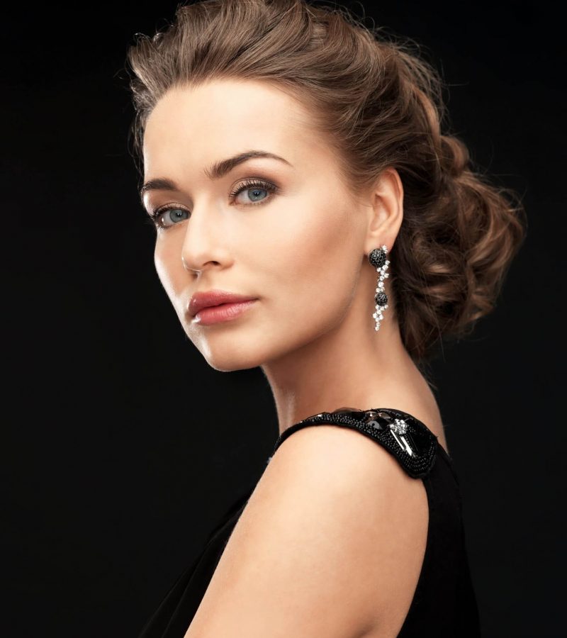 woman-with-diamond-earrings