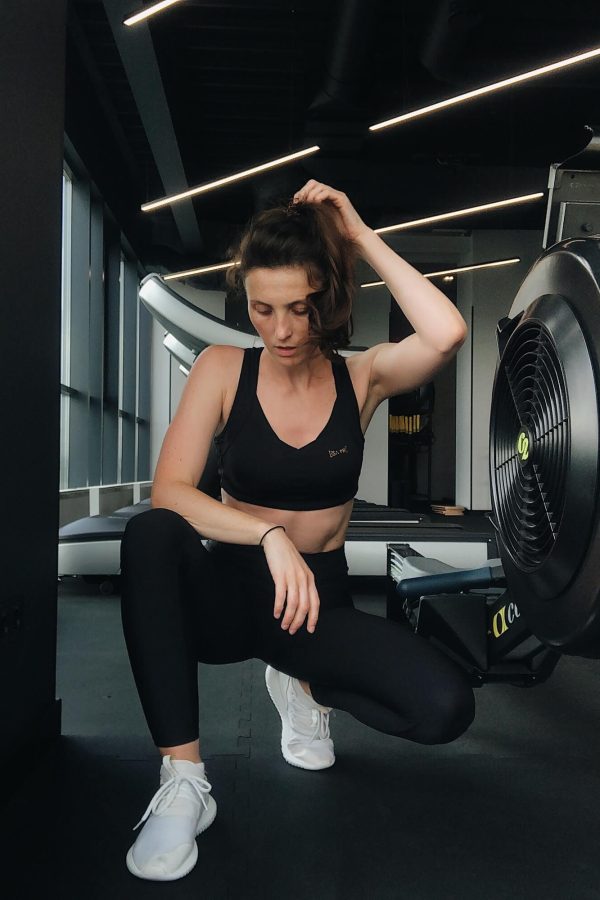 sporty-young-woman-in-the-gym
